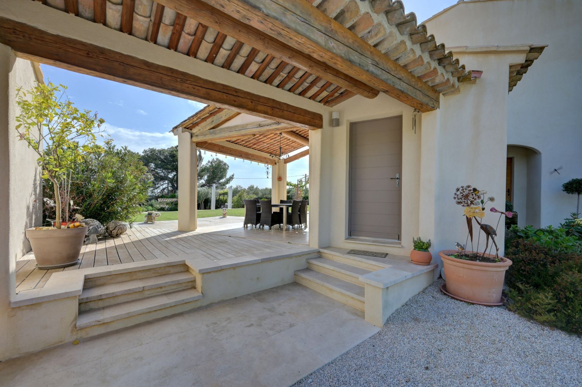 luxury house 8 Rooms for sale on AIX EN PROVENCE (13100)