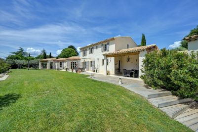 Sale Luxury house Aix-en-Provence 8&nbsp;Rooms 230&nbsp;m²