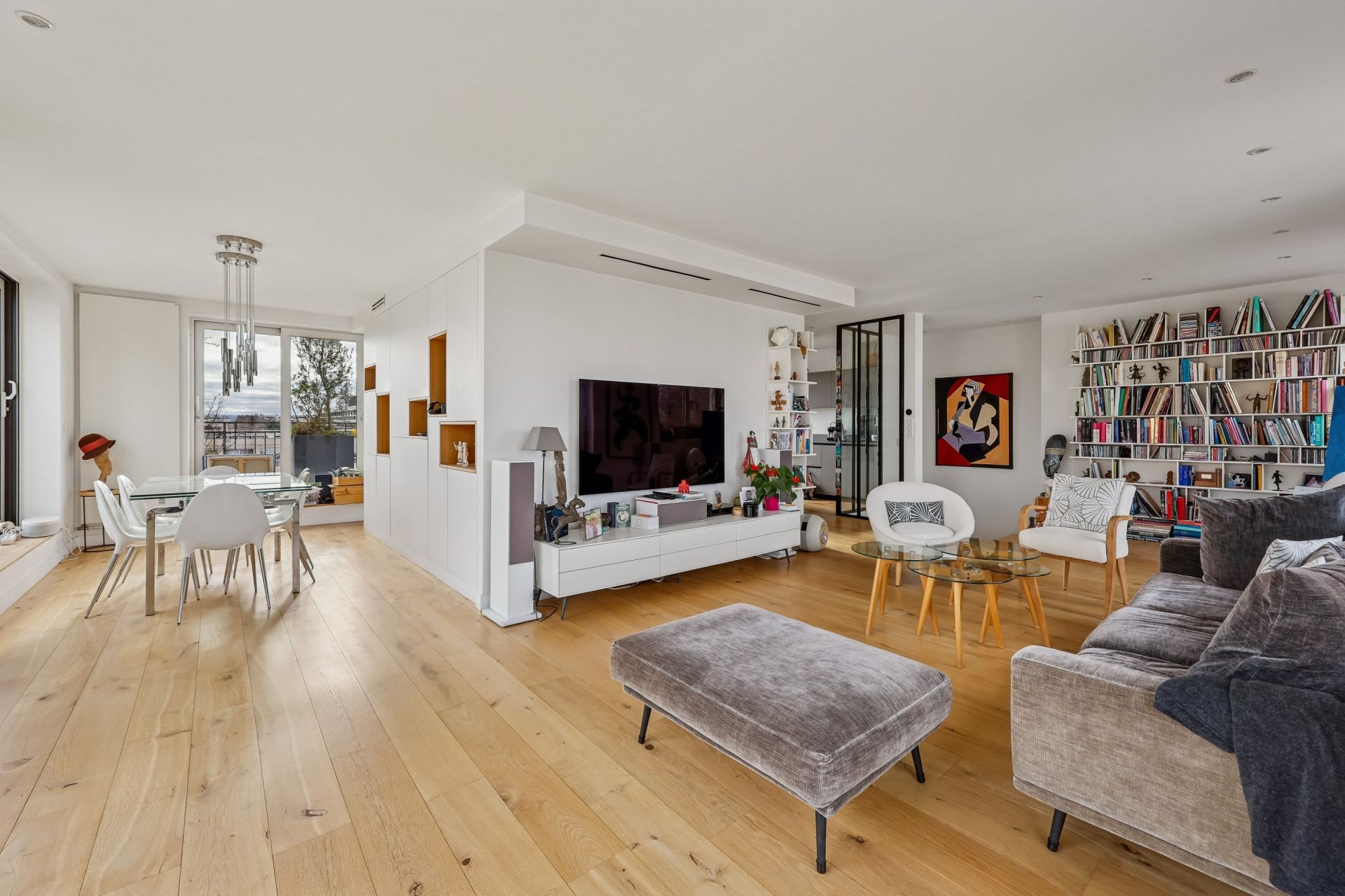 luxury duplex 5 Rooms for sale on PARIS (75016)