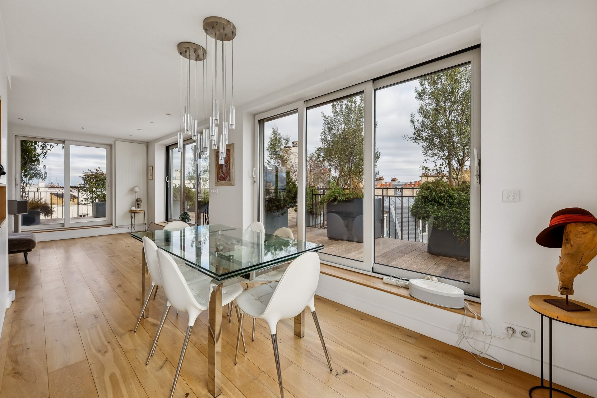luxury duplex 5 Rooms for sale on PARIS (75016)