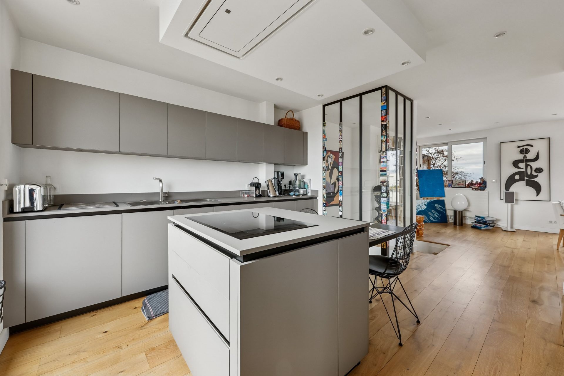 luxury duplex 5 Rooms for sale on PARIS (75016)