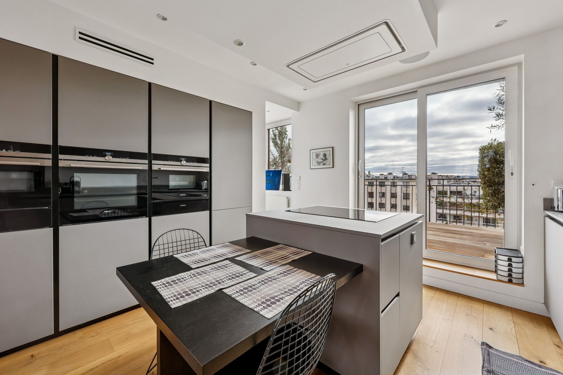 luxury duplex 5 Rooms for sale on PARIS (75016)