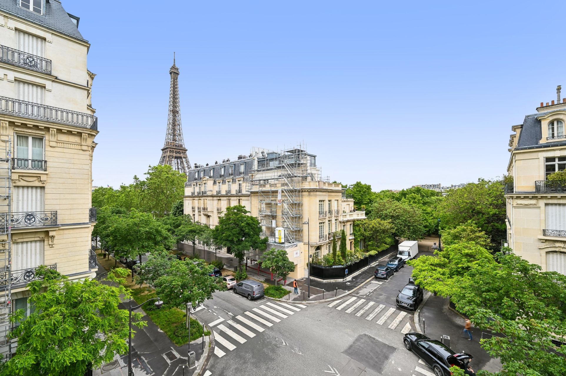luxury apartment 6 Rooms for sale on PARIS (75007)