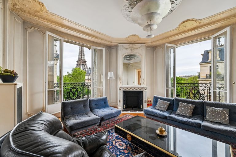 luxury apartment 6 Rooms for sale on PARIS (75007)