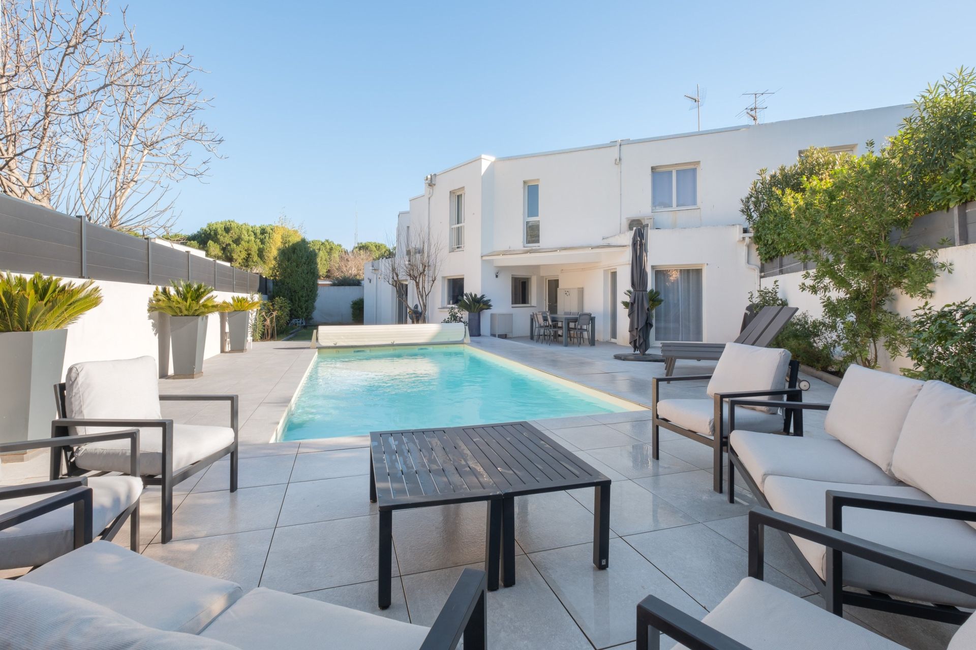 luxury house 10 Rooms for sale on MONTPELLIER (34000)