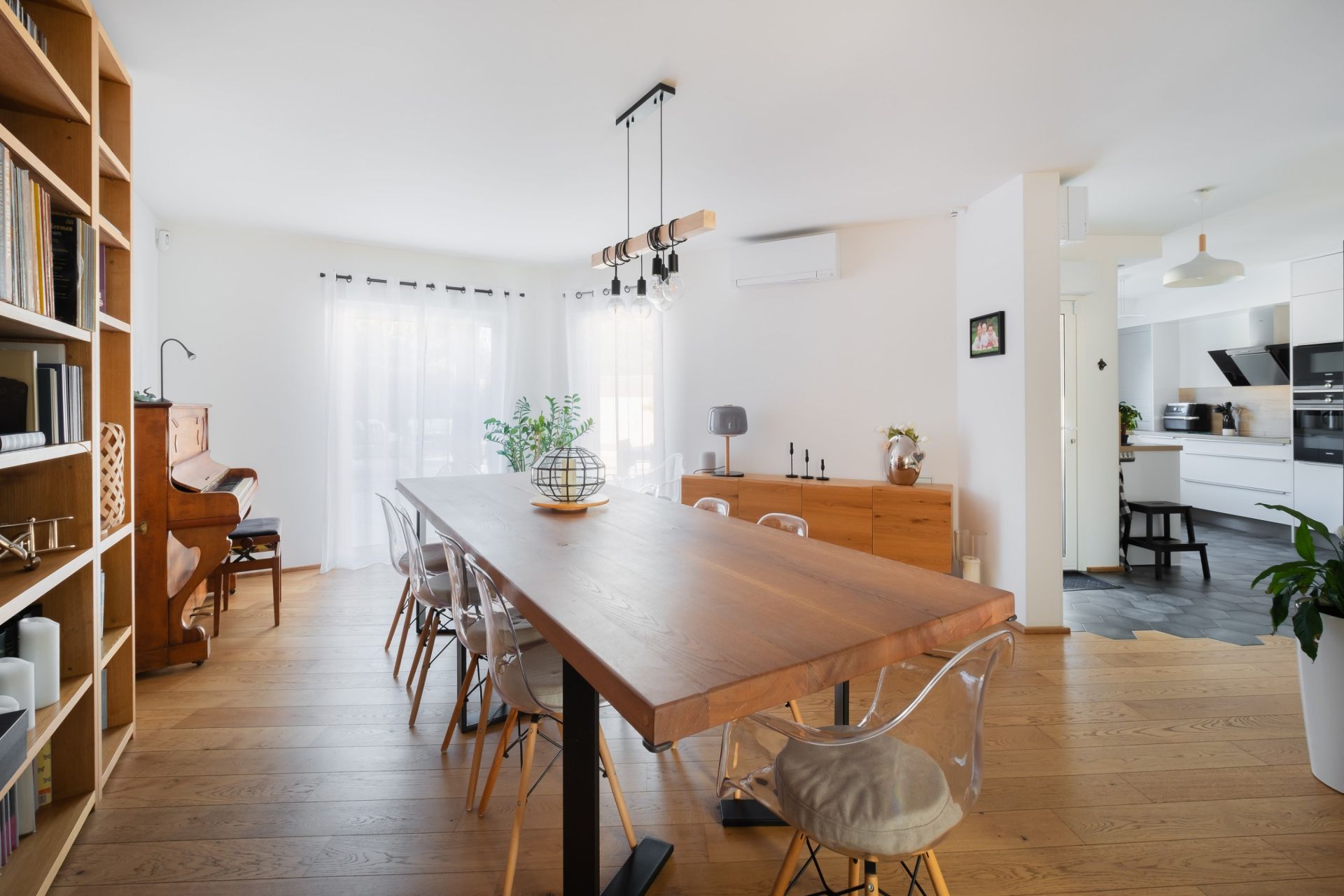 luxury house 10 Rooms for sale on MONTPELLIER (34000)