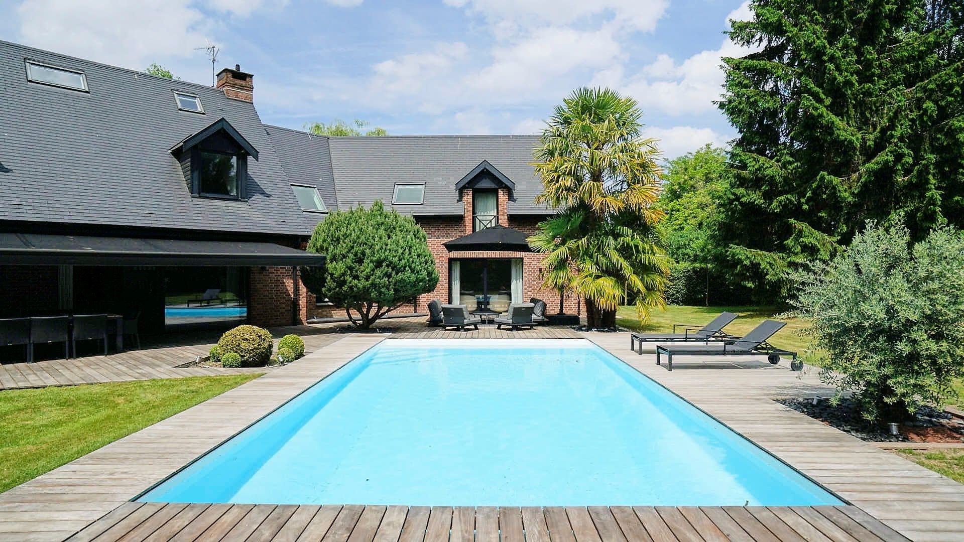 luxury house 7 Rooms for sale on BONDUES (59910)
