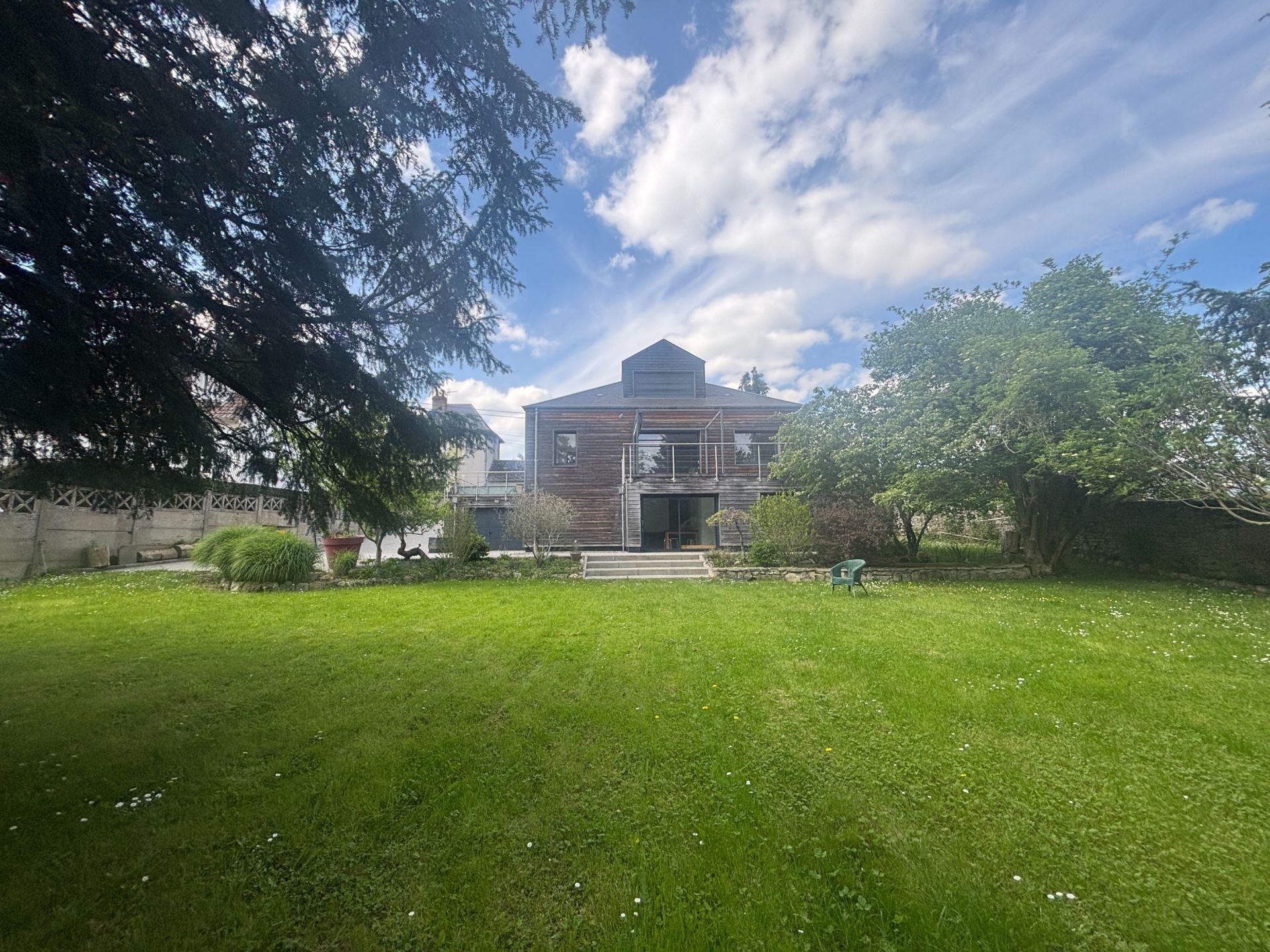 luxury house 6 Rooms for sale on MEUNG SUR LOIRE (45130)