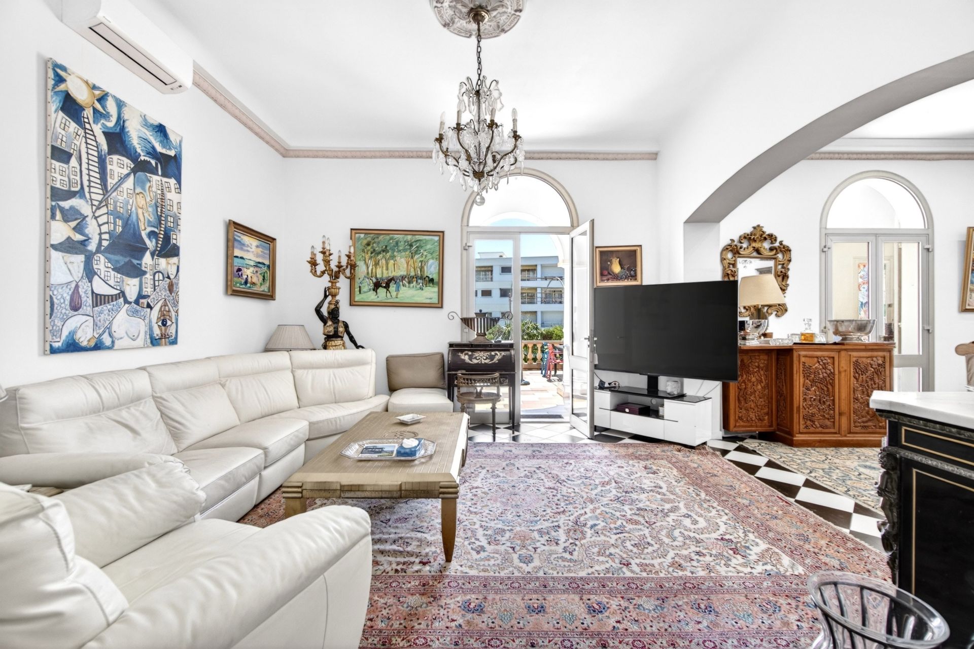 luxury villa 10 Rooms for sale on CANNES (06400)