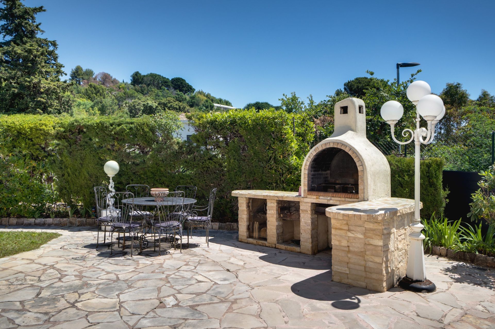 luxury villa 10 Rooms for sale on CANNES (06400)