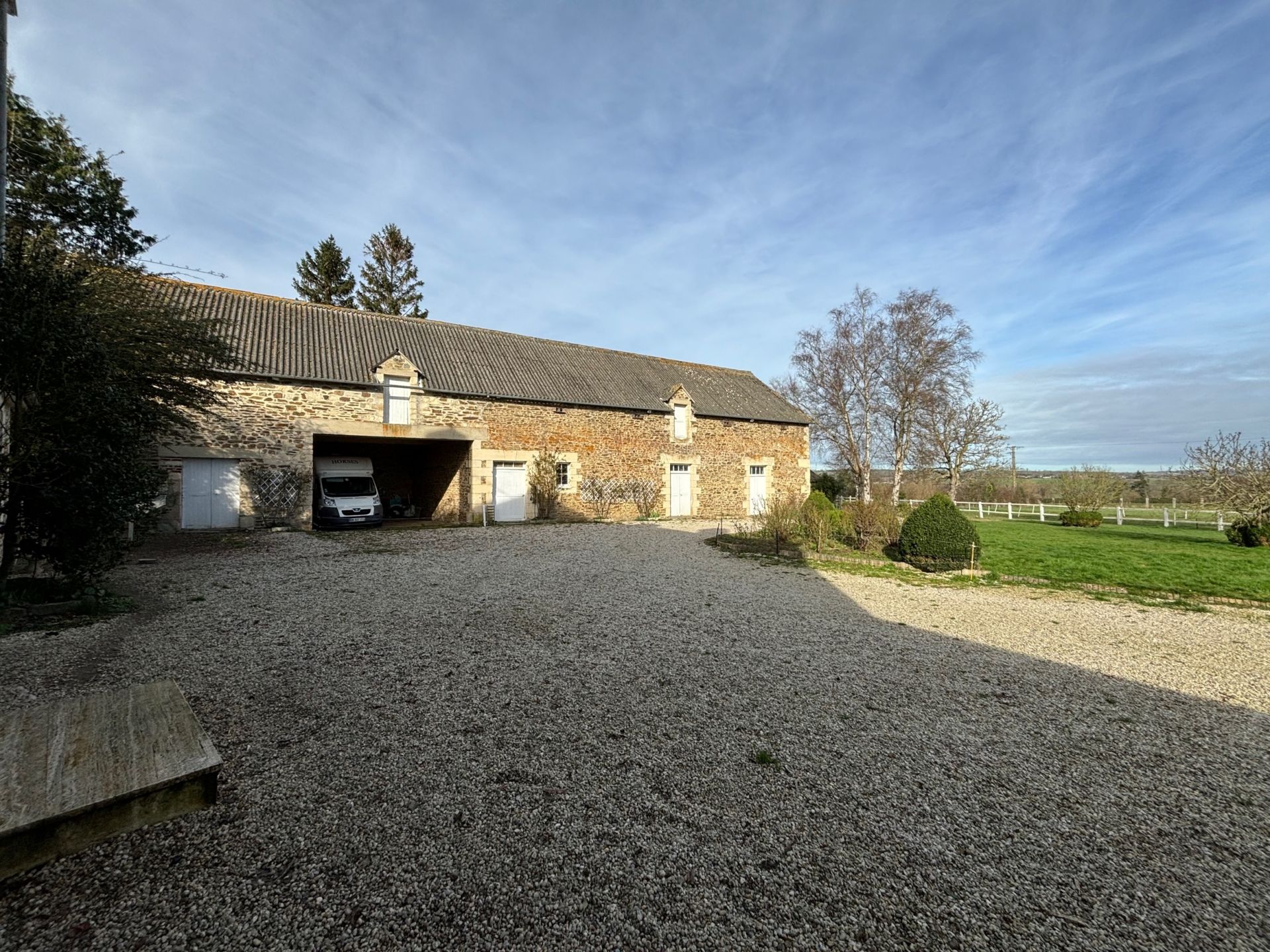 luxury house 8 Rooms for sale on CAEN (14000)