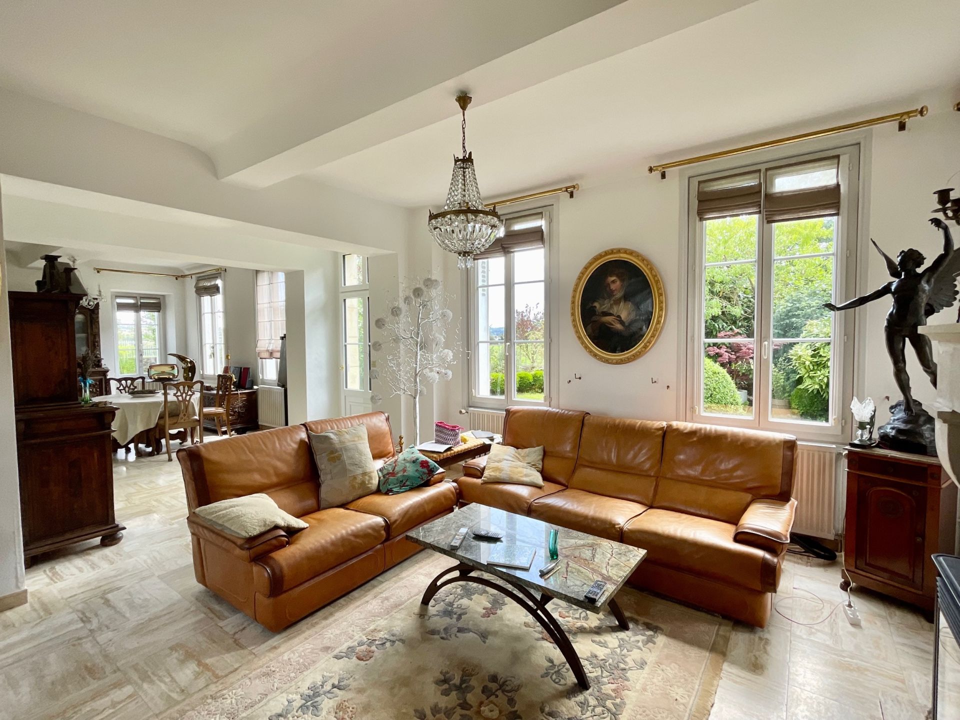 luxury house 8 Rooms for sale on CAEN (14000)