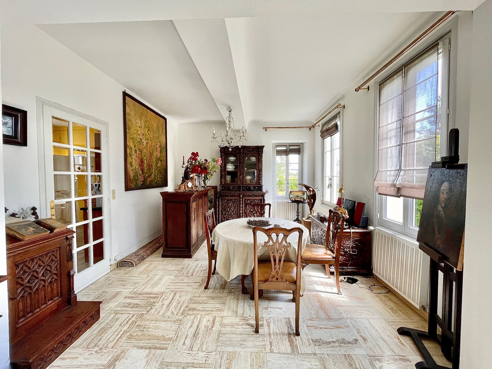 luxury house 8 Rooms for sale on CAEN (14000)