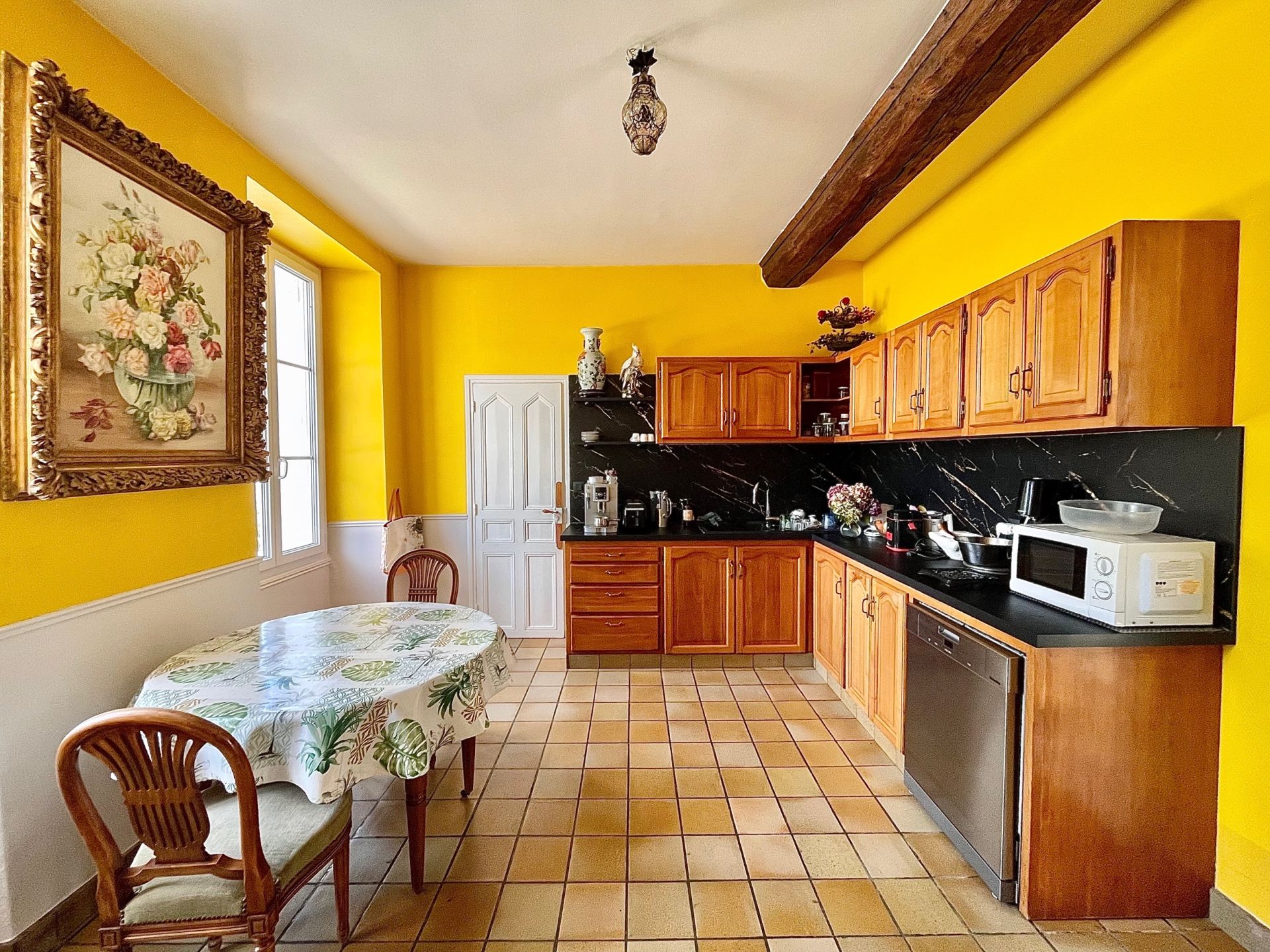 luxury house 8 Rooms for sale on CAEN (14000)