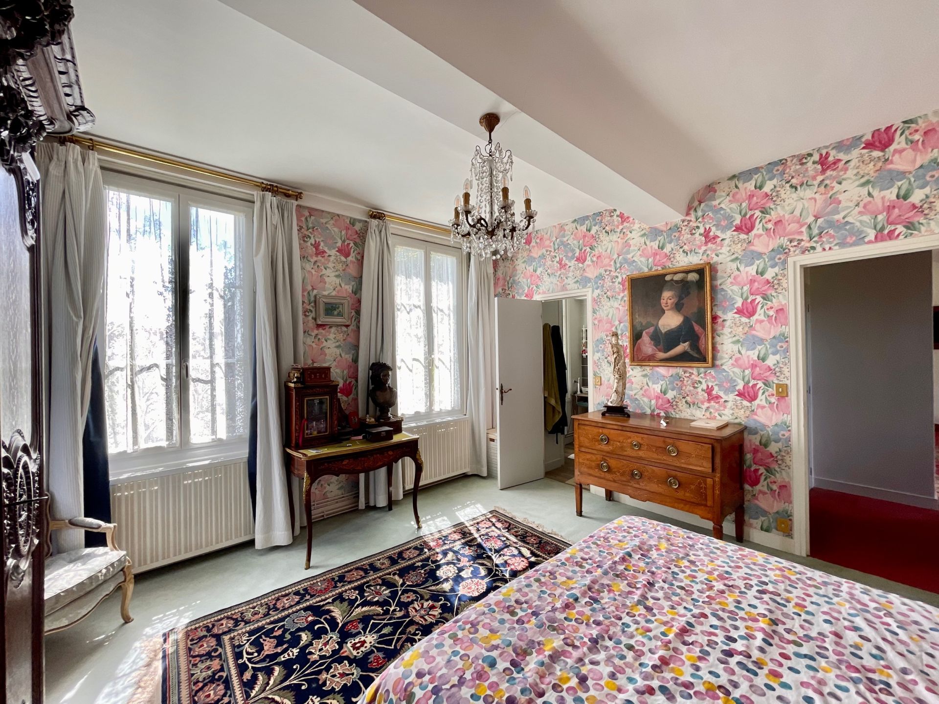 luxury house 8 Rooms for sale on CAEN (14000)
