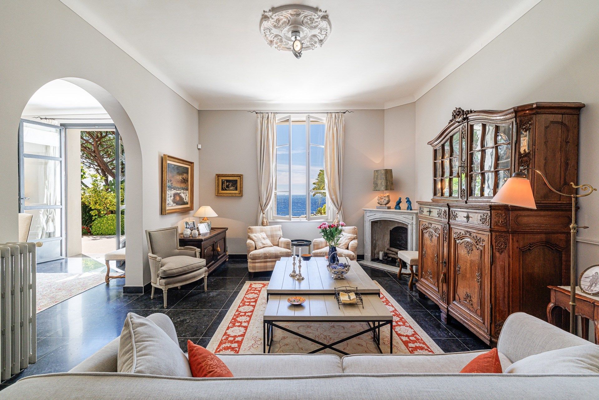 mansion 6 Rooms for sale on NICE (06000)