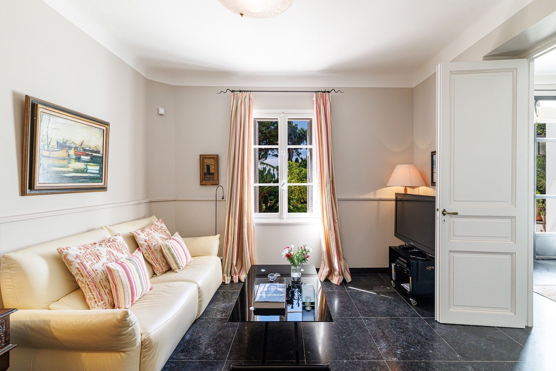 mansion 6 Rooms for sale on NICE (06000)