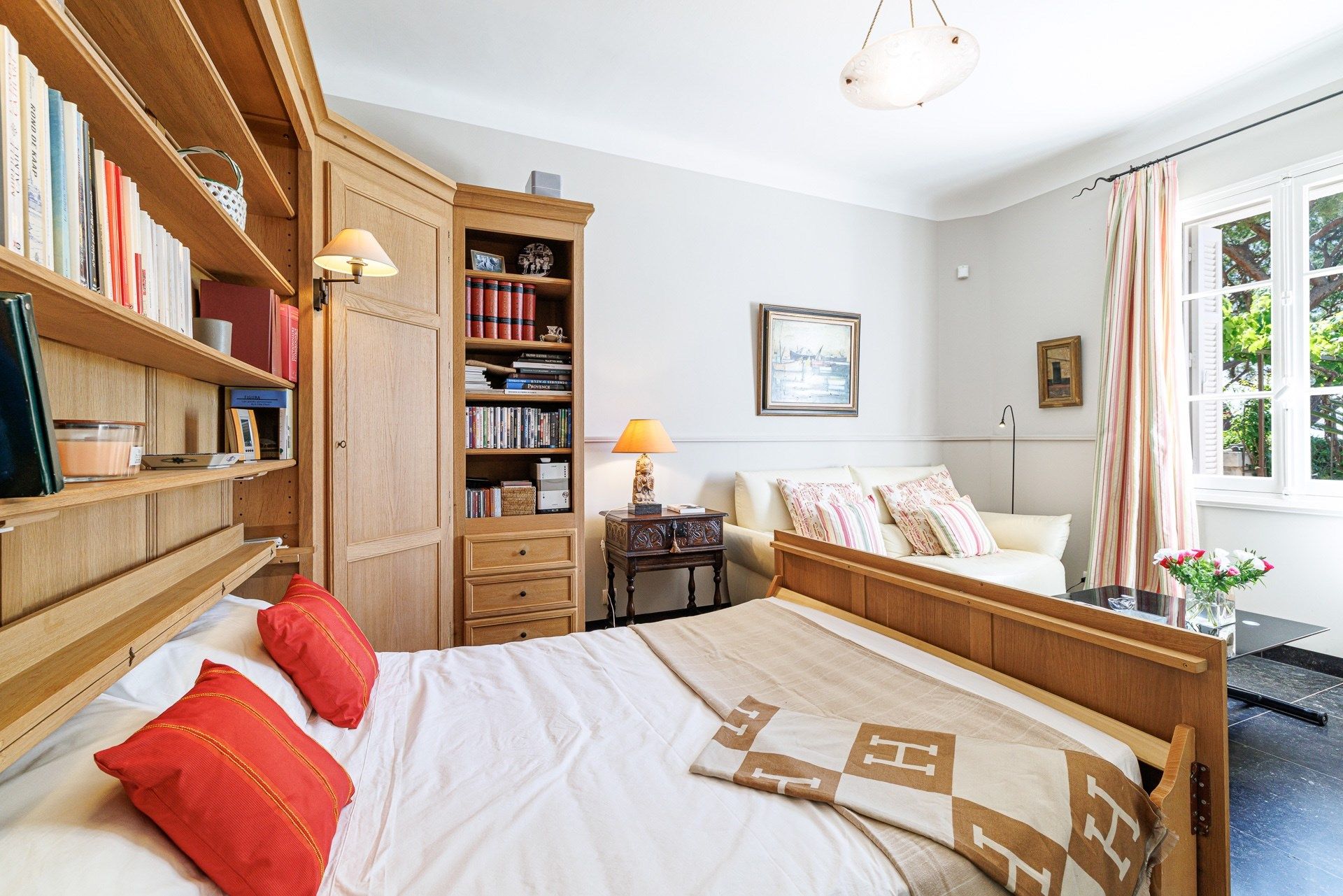 mansion 6 Rooms for sale on NICE (06000)