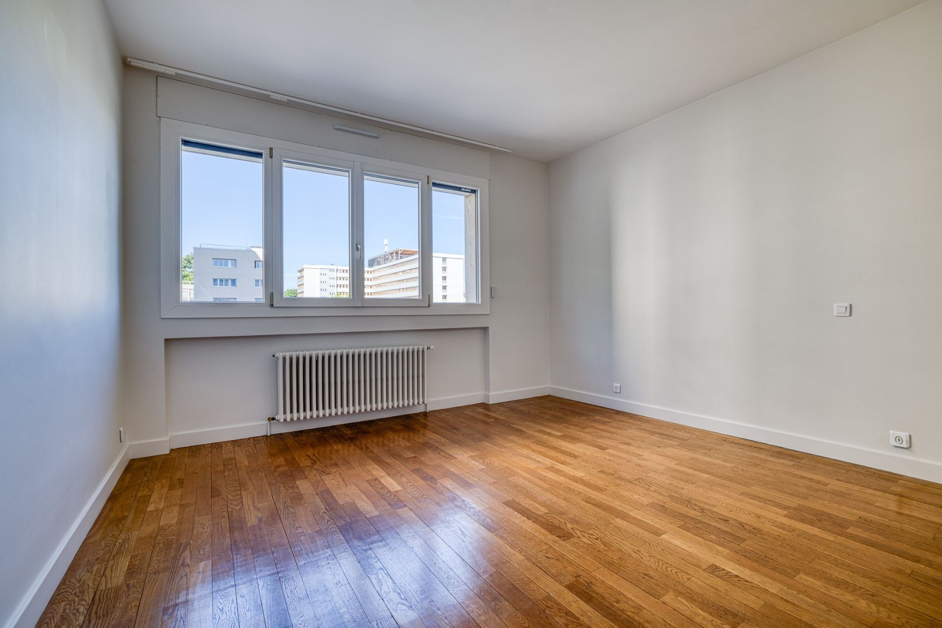 luxury apartment 3 Rooms for rent on ANNECY (74000)