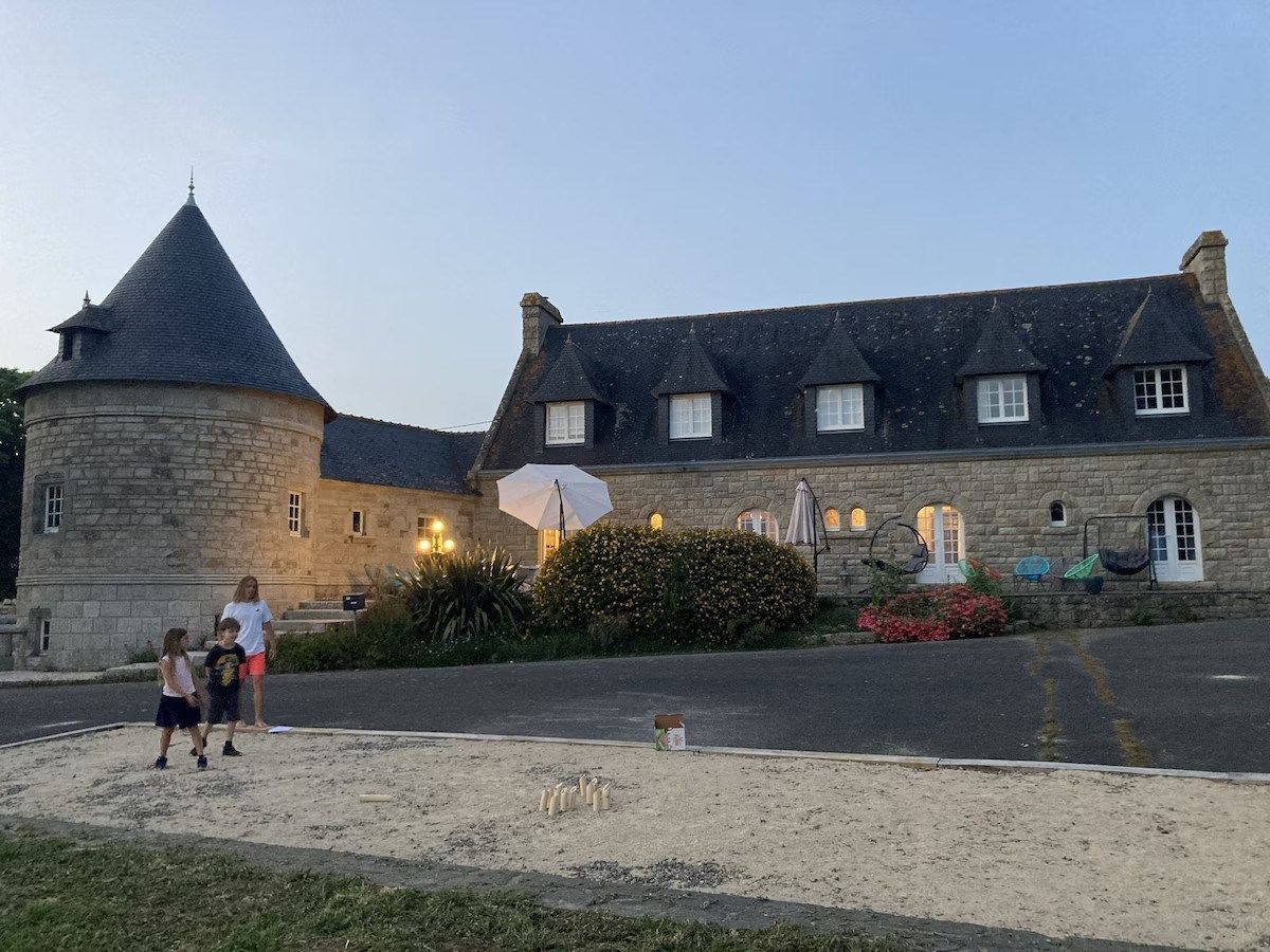 manor house 12 Rooms for sale on POULDREUZIC (29710)
