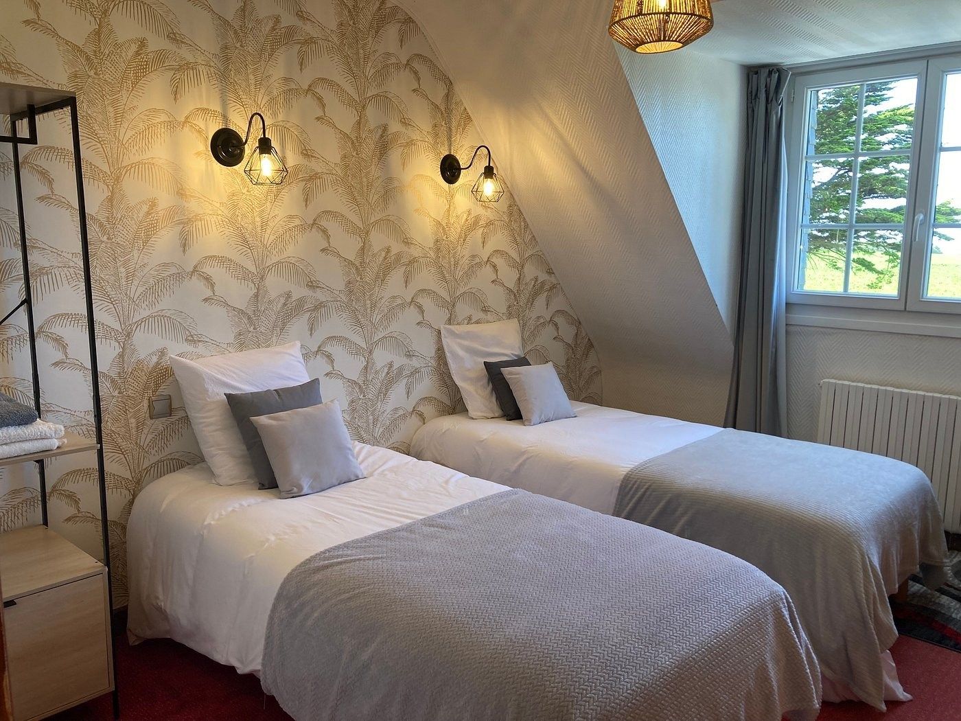 manor house 12 Rooms for sale on POULDREUZIC (29710)