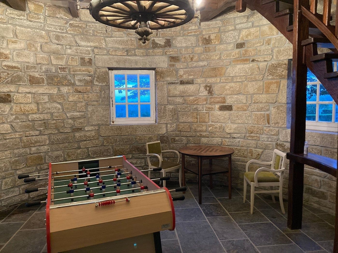 manor house 12 Rooms for sale on POULDREUZIC (29710)