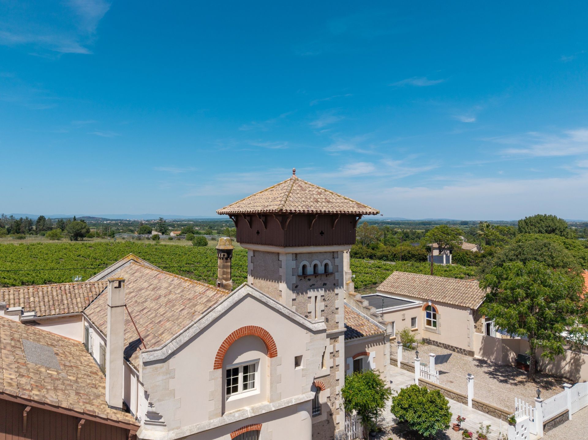 luxury house 43 Rooms for sale on AGDE (34300)