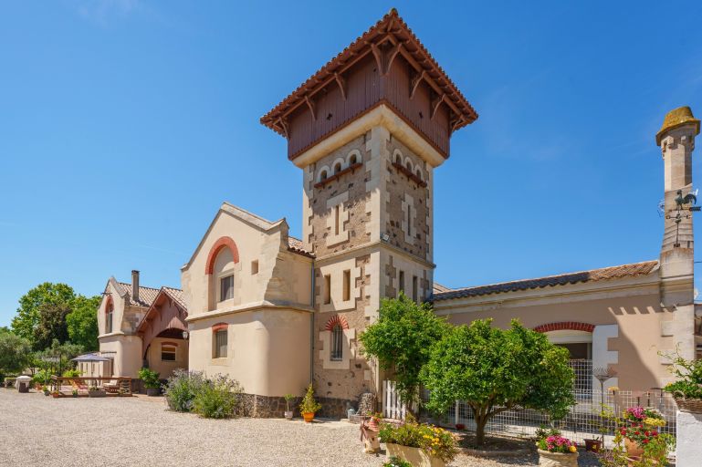 luxury house 43 Rooms for sale on AGDE (34300)