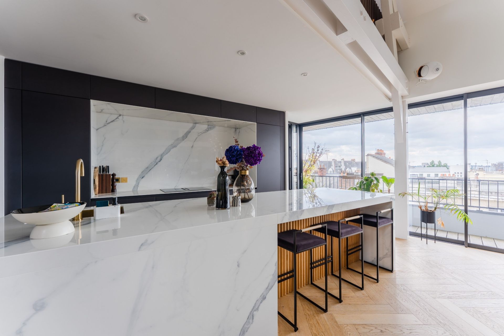 luxury apartment 7 Rooms for sale on NANTES (44000)