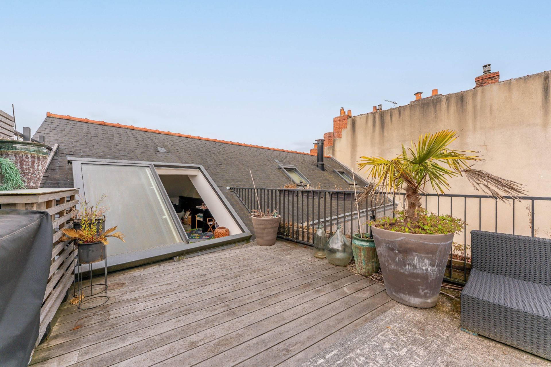 luxury apartment 7 Rooms for sale on NANTES (44000)