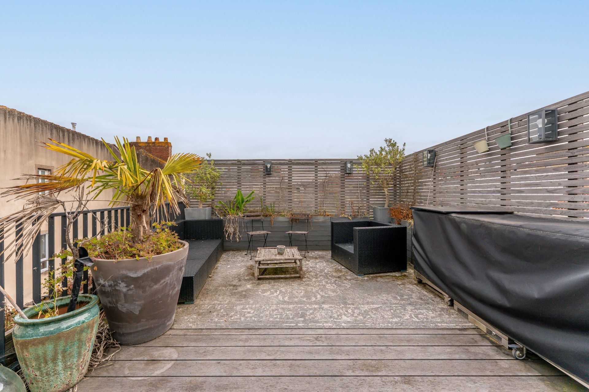 luxury apartment 7 Rooms for sale on NANTES (44000)