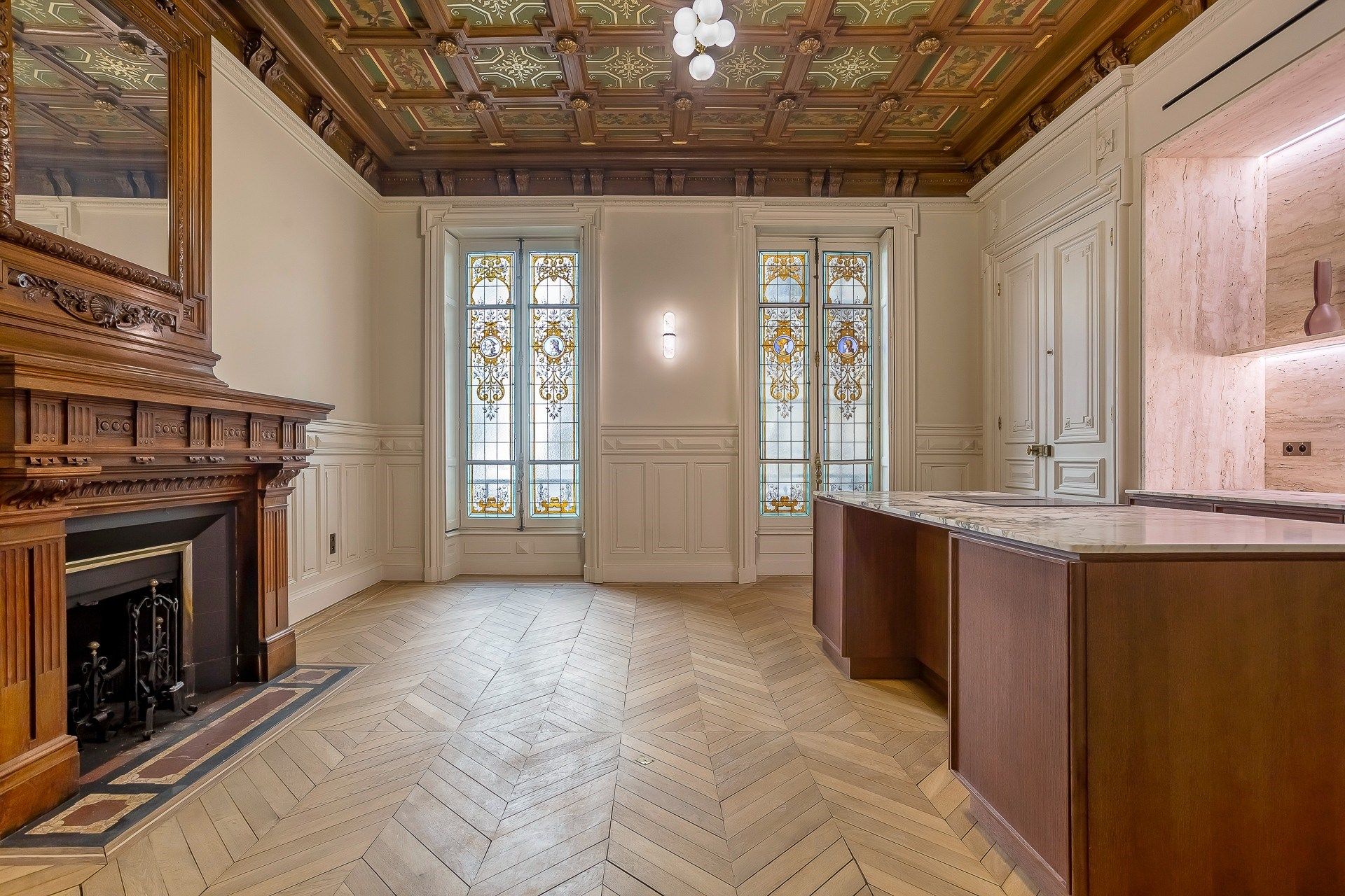 luxury apartment 4 Rooms for sale on LYON (69006)