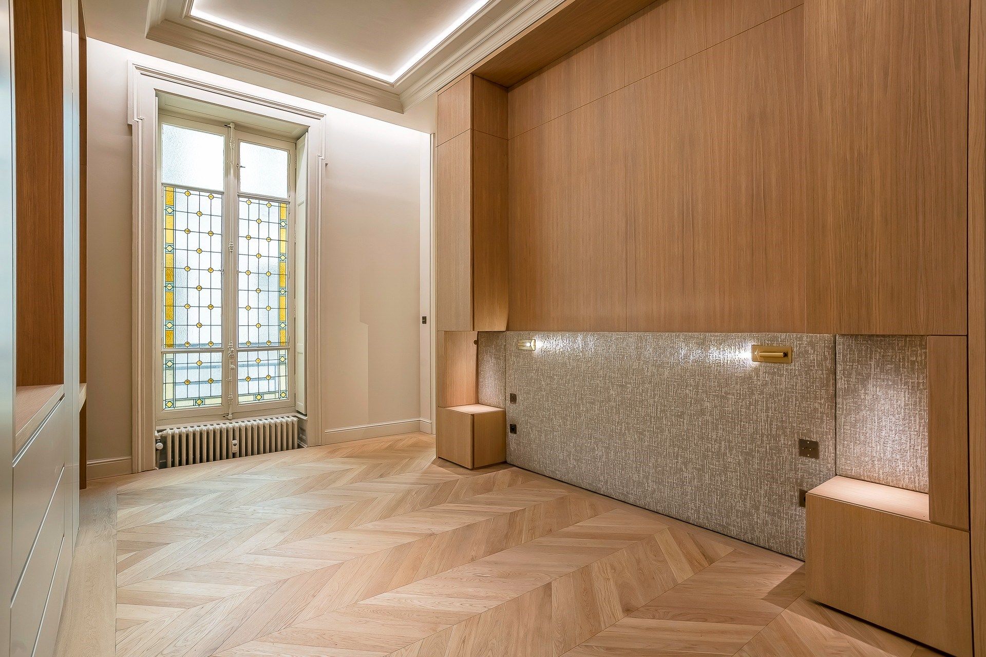 luxury apartment 4 Rooms for sale on LYON (69006)