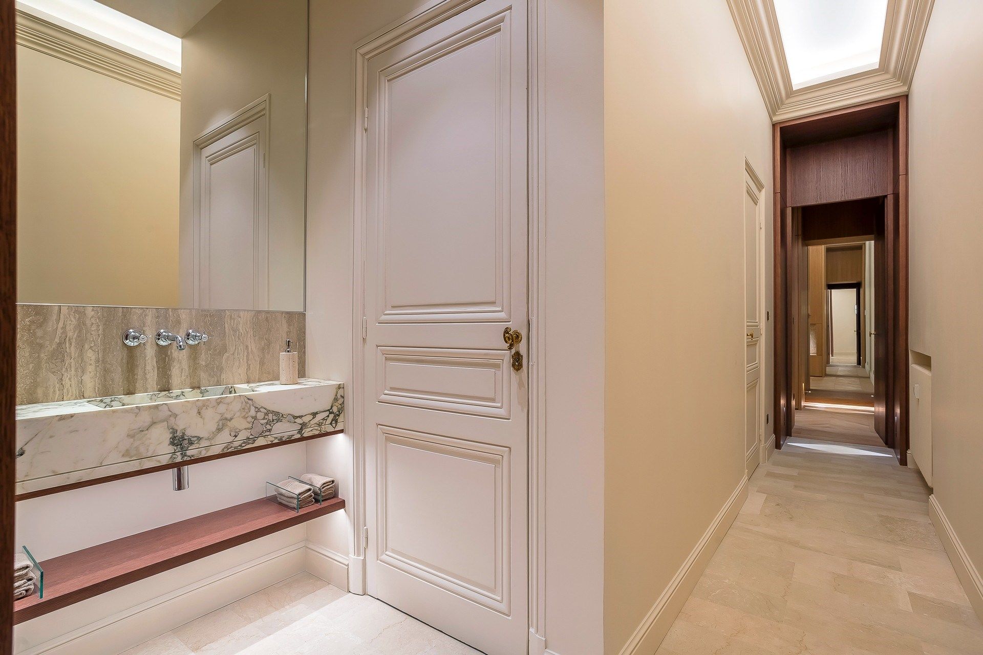 luxury apartment 4 Rooms for sale on LYON (69006)