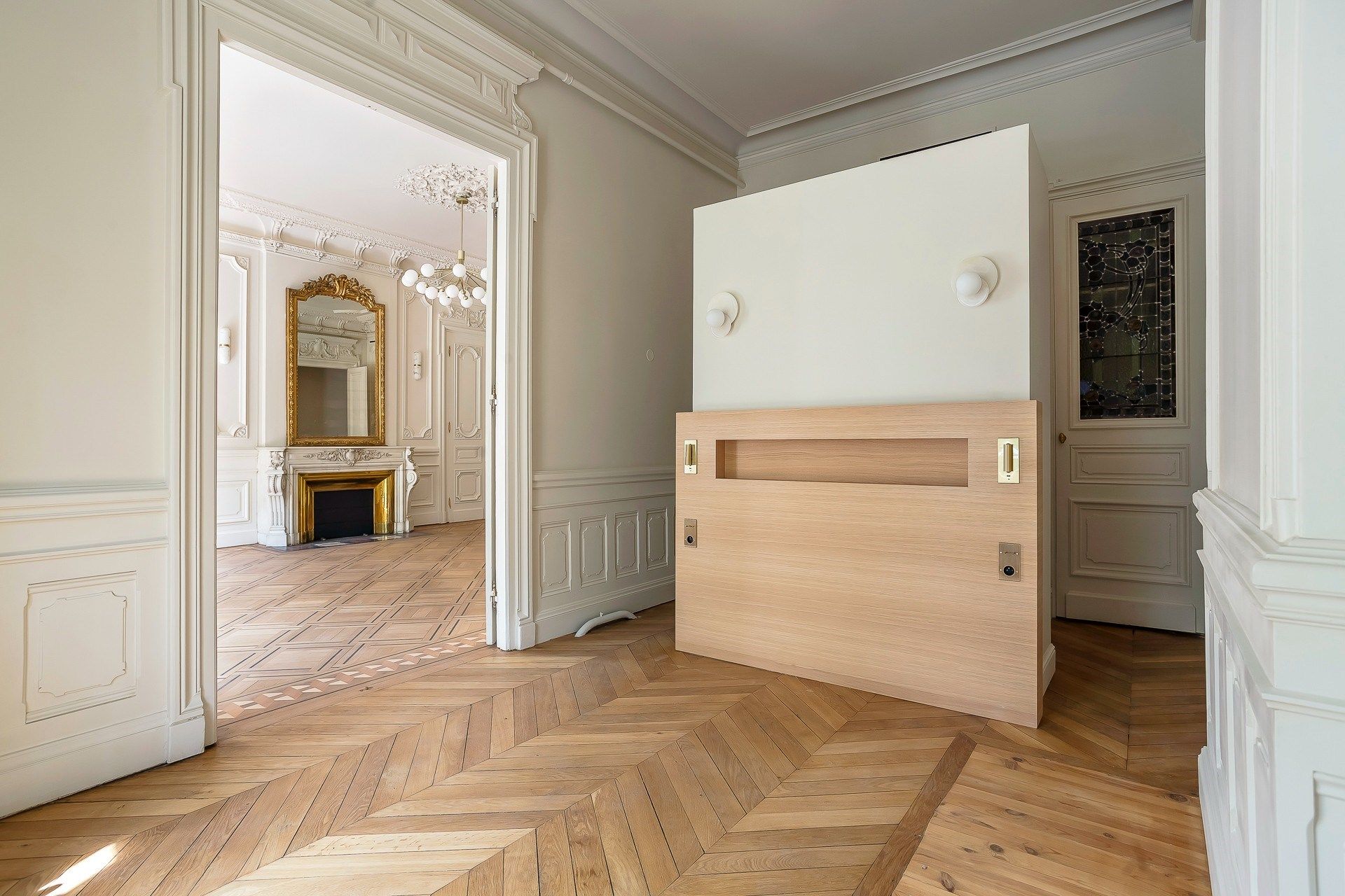 luxury apartment 4 Rooms for sale on LYON (69006)