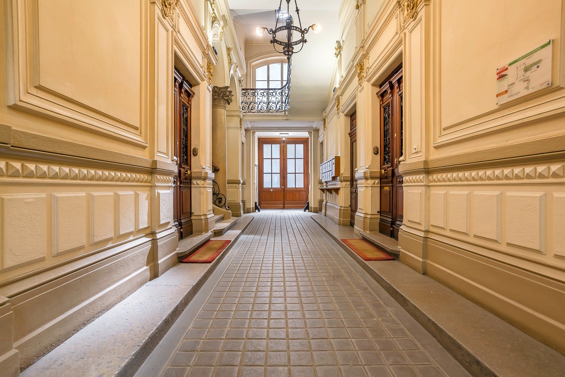 luxury apartment 4 Rooms for sale on LYON (69006)