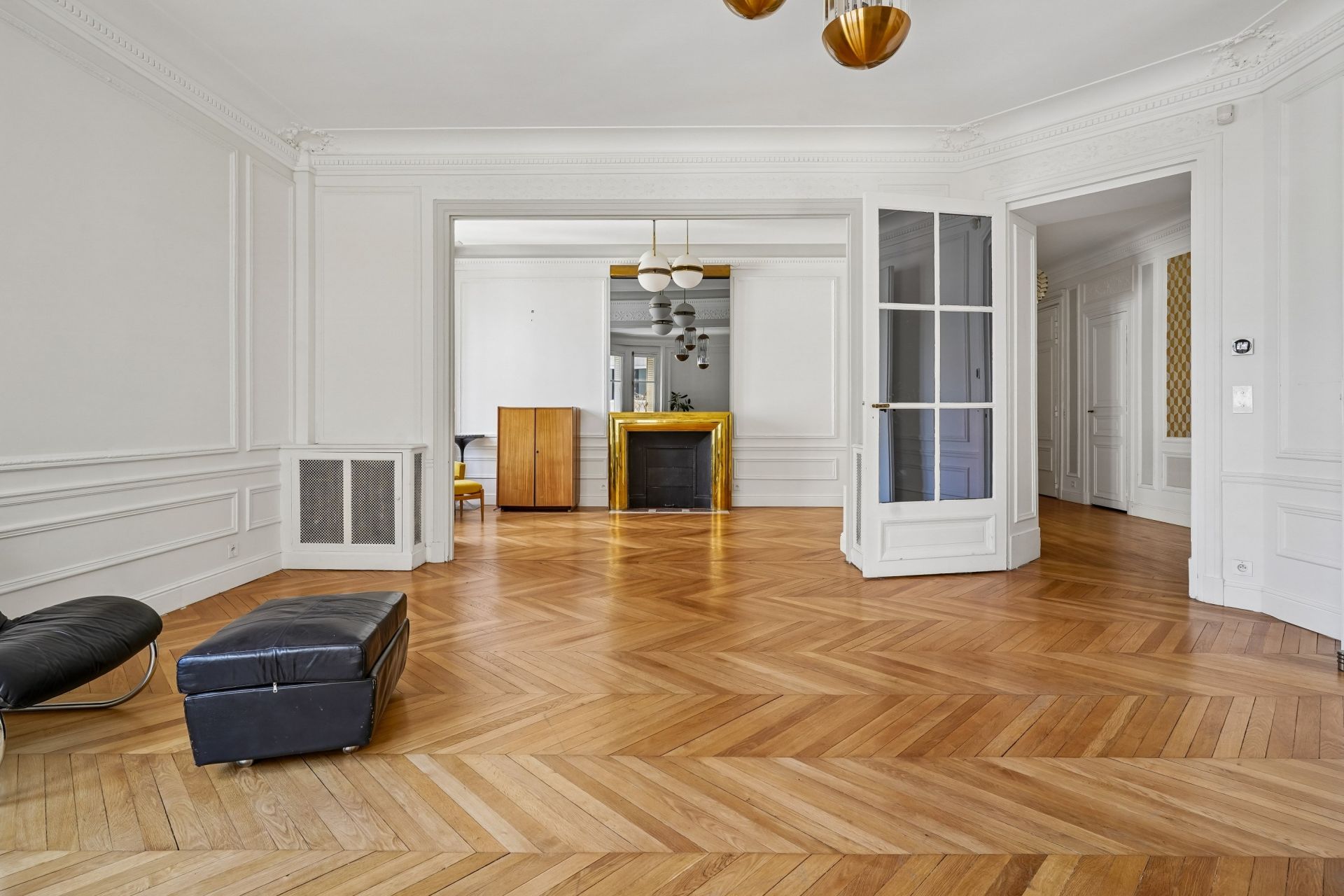 luxury apartment 7 Rooms for sale on PARIS (75007)