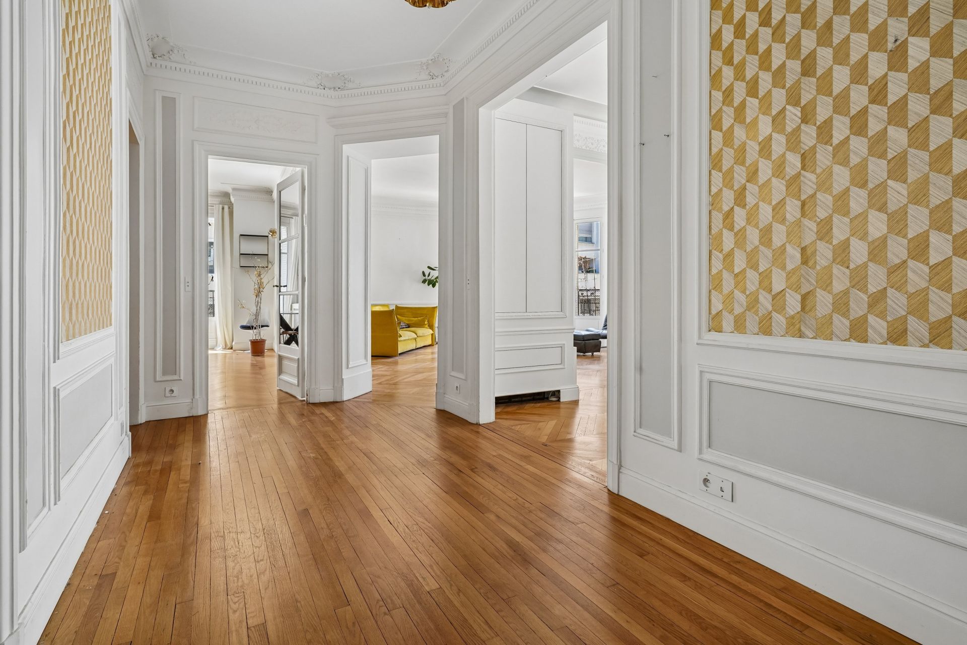 luxury apartment 7 Rooms for sale on PARIS (75007)