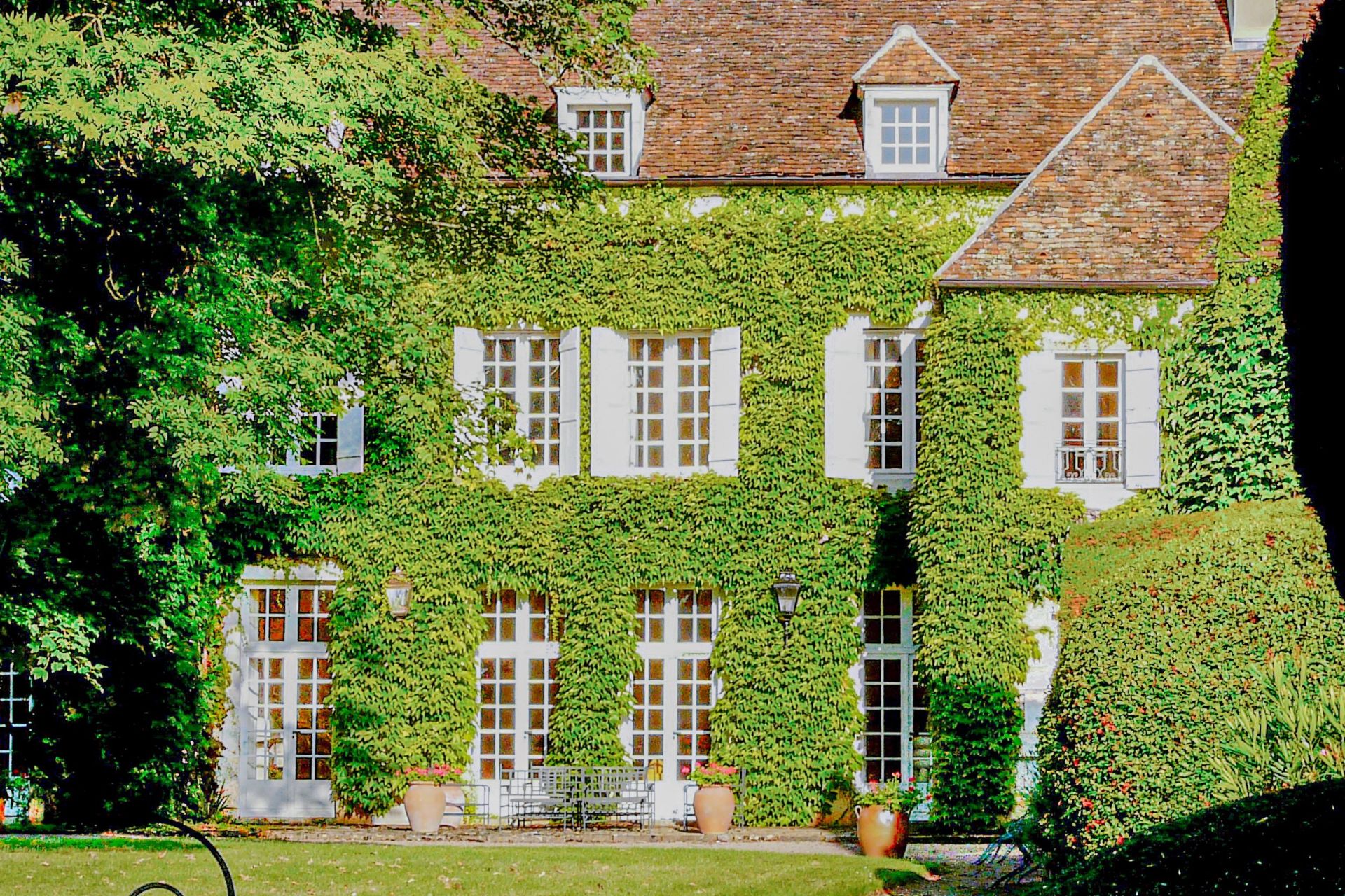 manoir 17 Pièces en vente sur VEZELAY (89450)