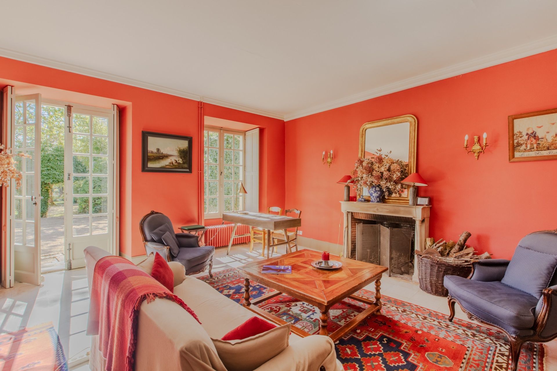 manoir 17 Pièces en vente sur VEZELAY (89450)