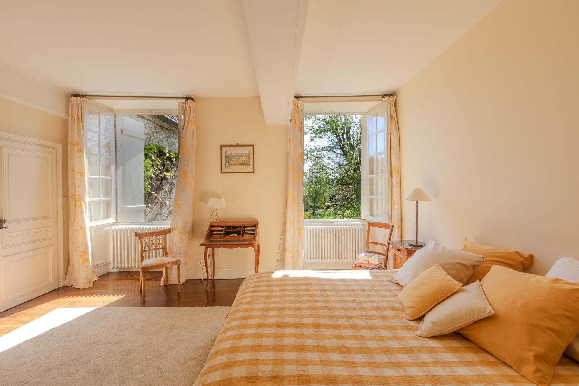 manoir 17 Pièces en vente sur VEZELAY (89450)