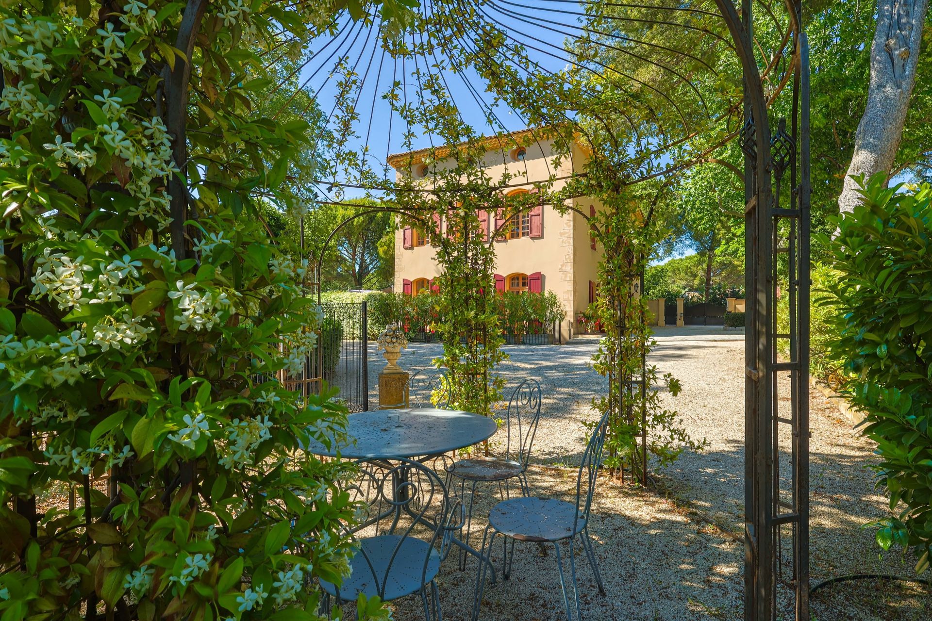 luxury apartment 3 Rooms for sale on AIX EN PROVENCE (13100)