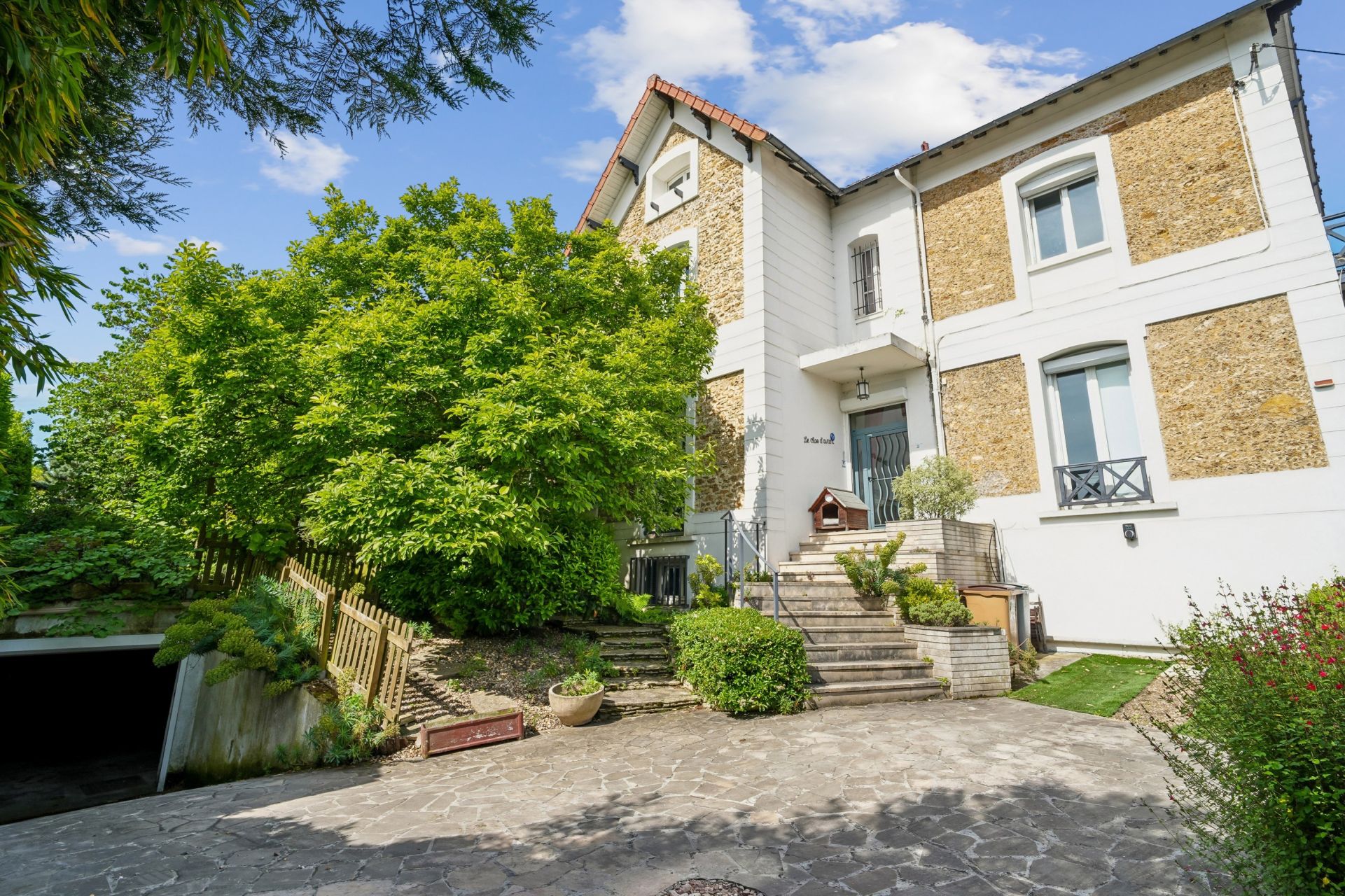 maison bourgeoise 7 Pièces en vente sur NEUILLY PLAISANCE (93360)
