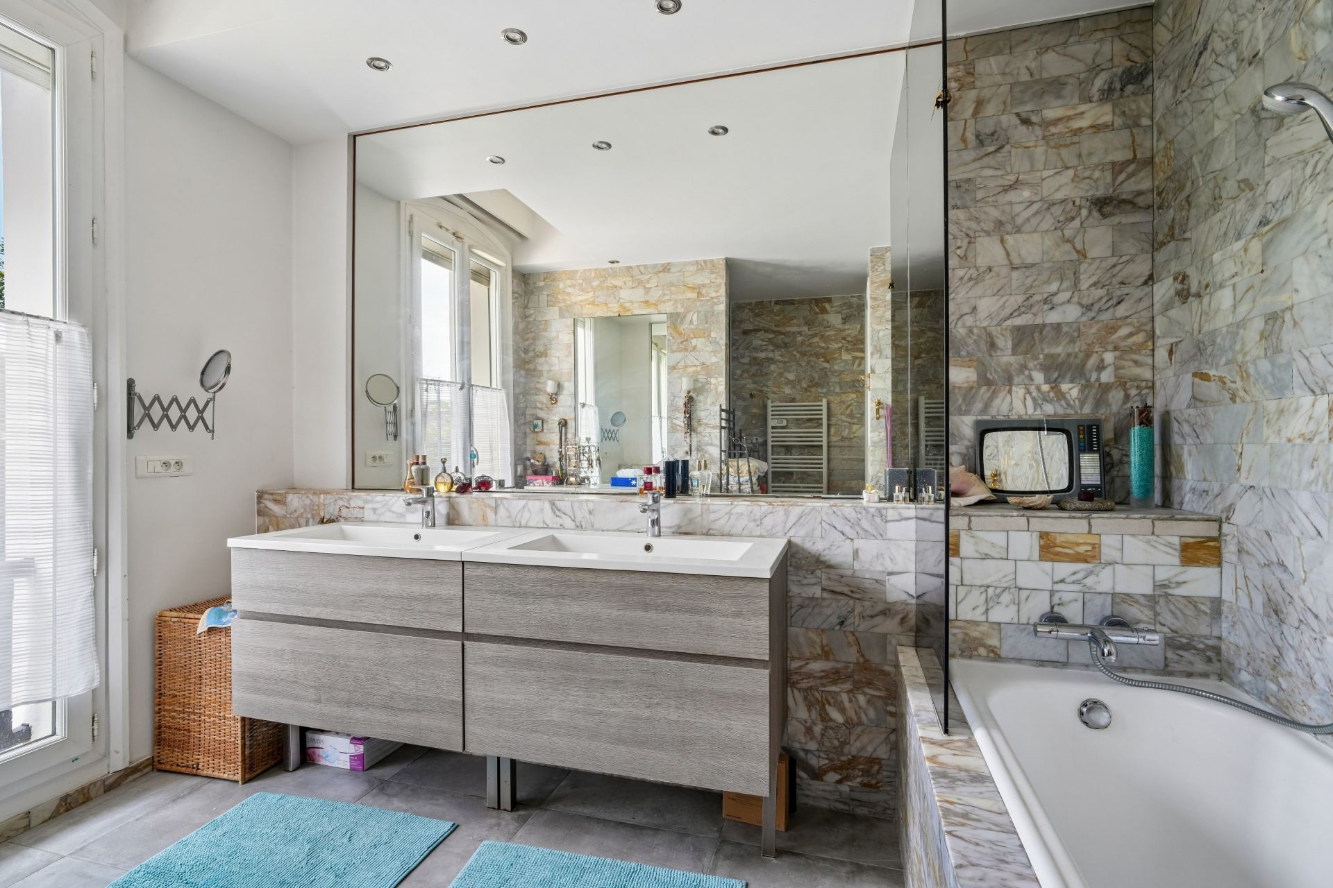 maison bourgeoise 7 Pièces en vente sur NEUILLY PLAISANCE (93360)
