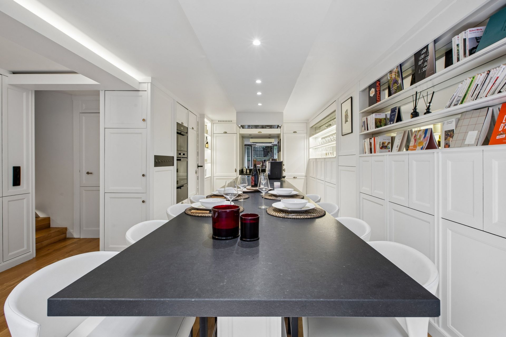 luxury house 5 Rooms for sale on PARIS (75014)
