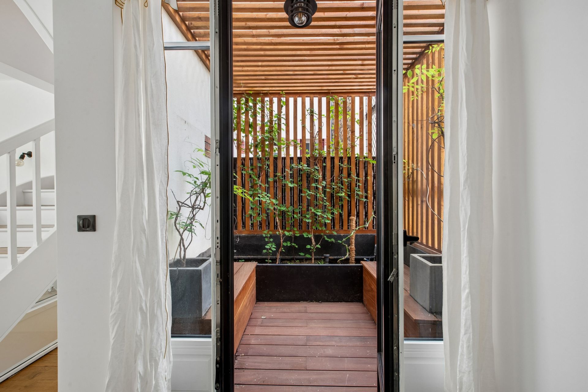 luxury house 5 Rooms for sale on PARIS (75014)