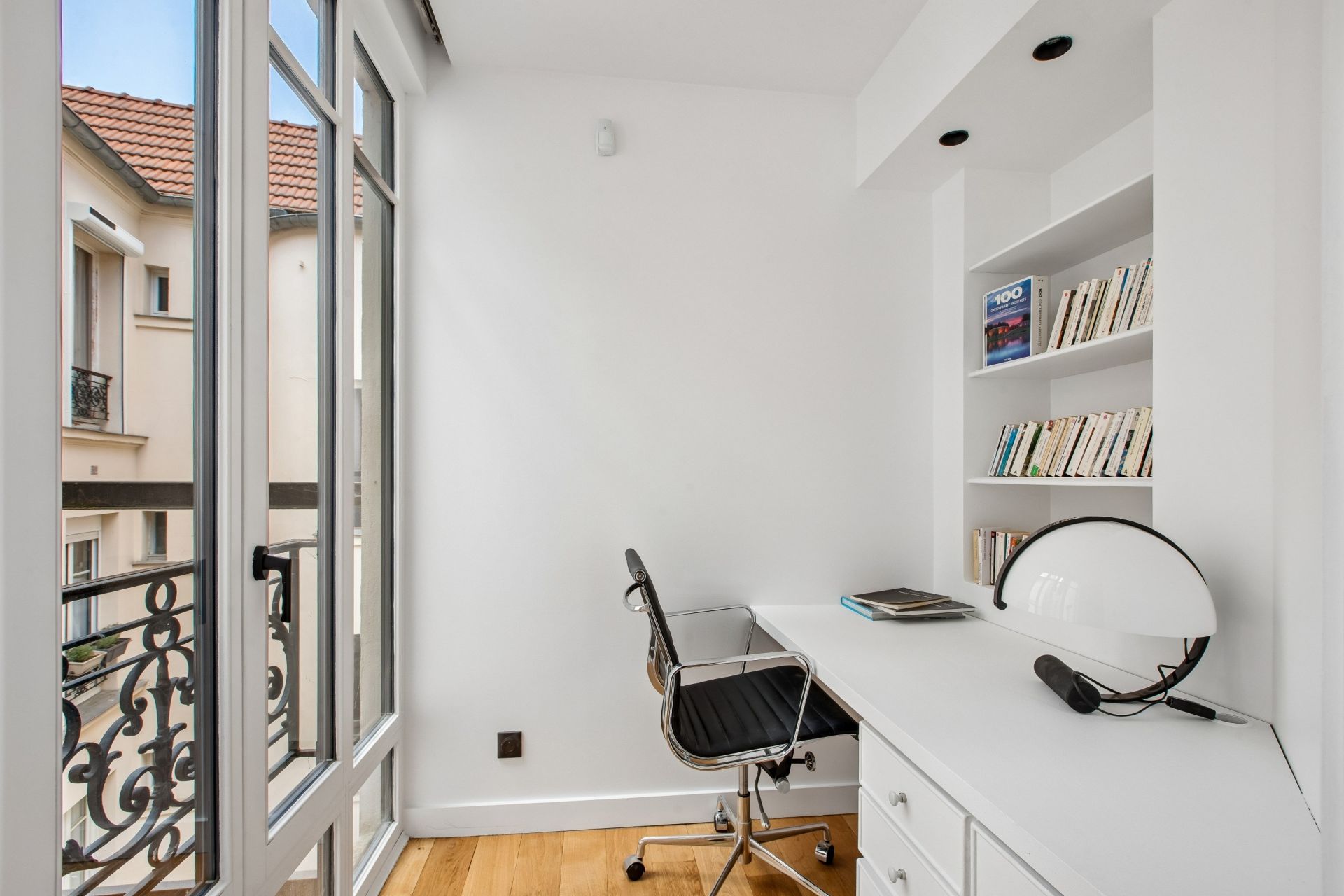 luxury house 5 Rooms for sale on PARIS (75014)