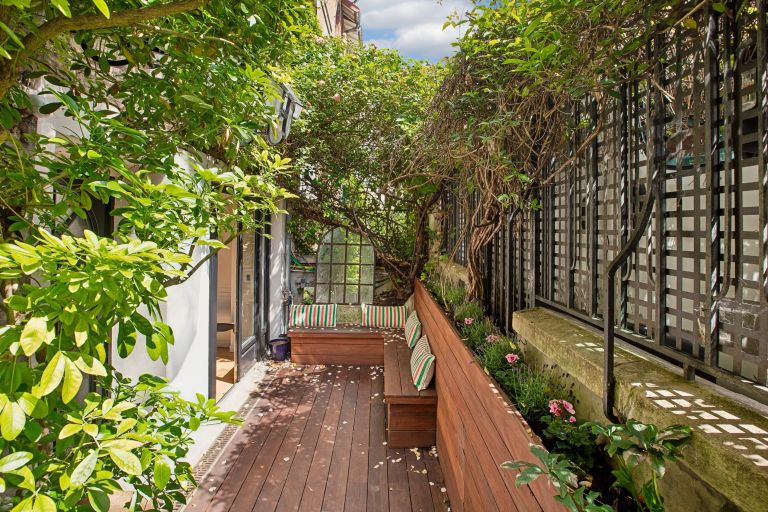 luxury house 5 Rooms for sale on PARIS (75014)