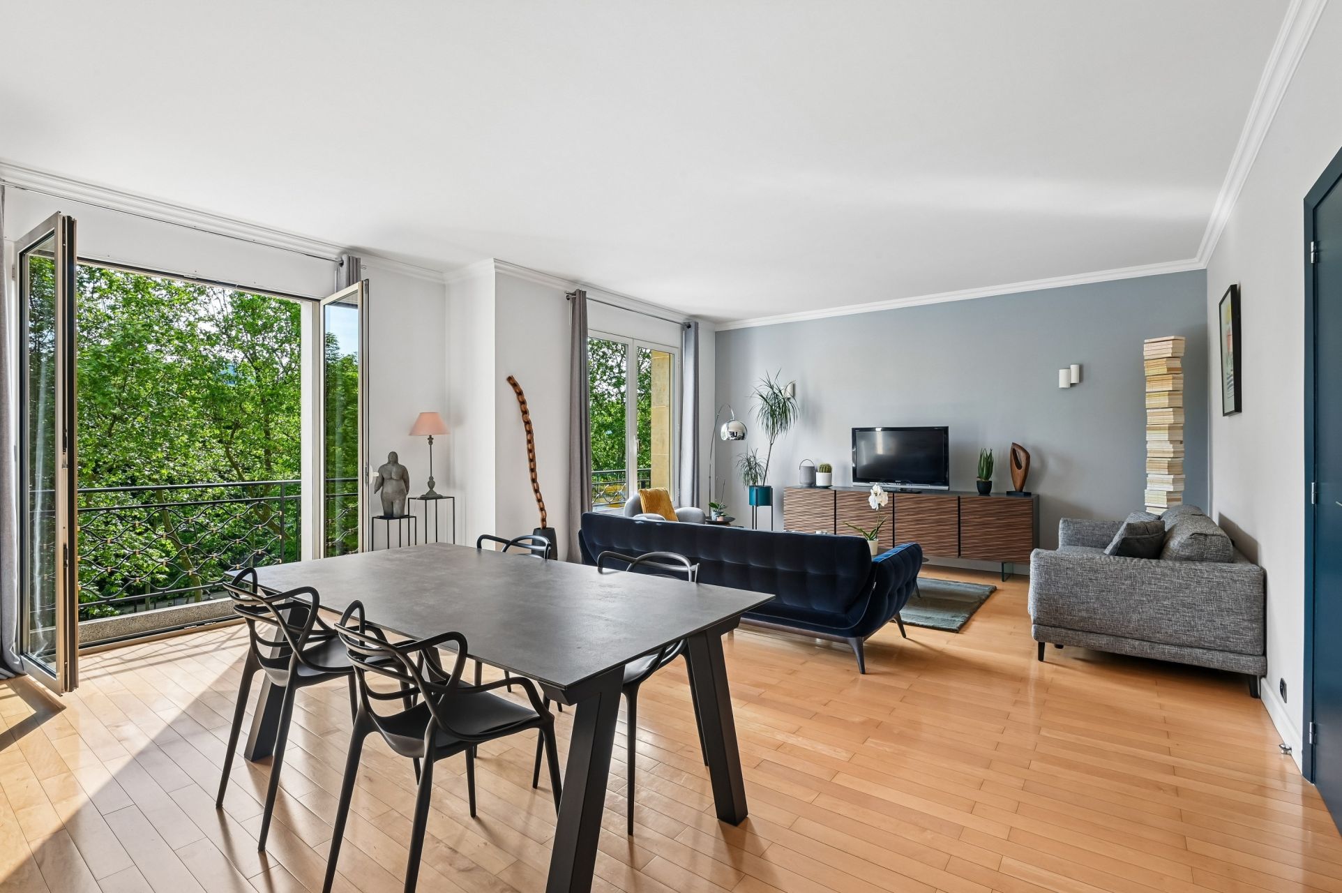 luxury apartment 5 Rooms for sale on NEUILLY SUR SEINE (92200)