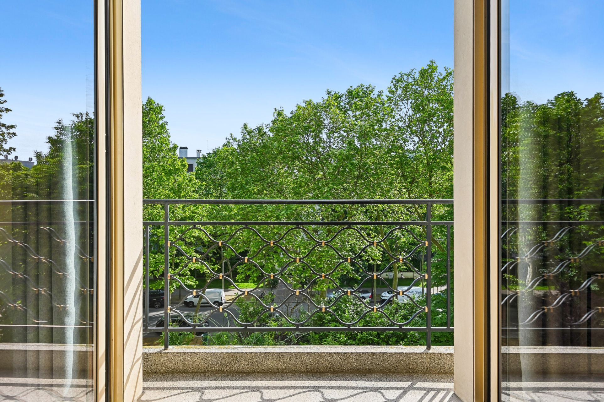 luxury apartment 5 Rooms for sale on NEUILLY SUR SEINE (92200)